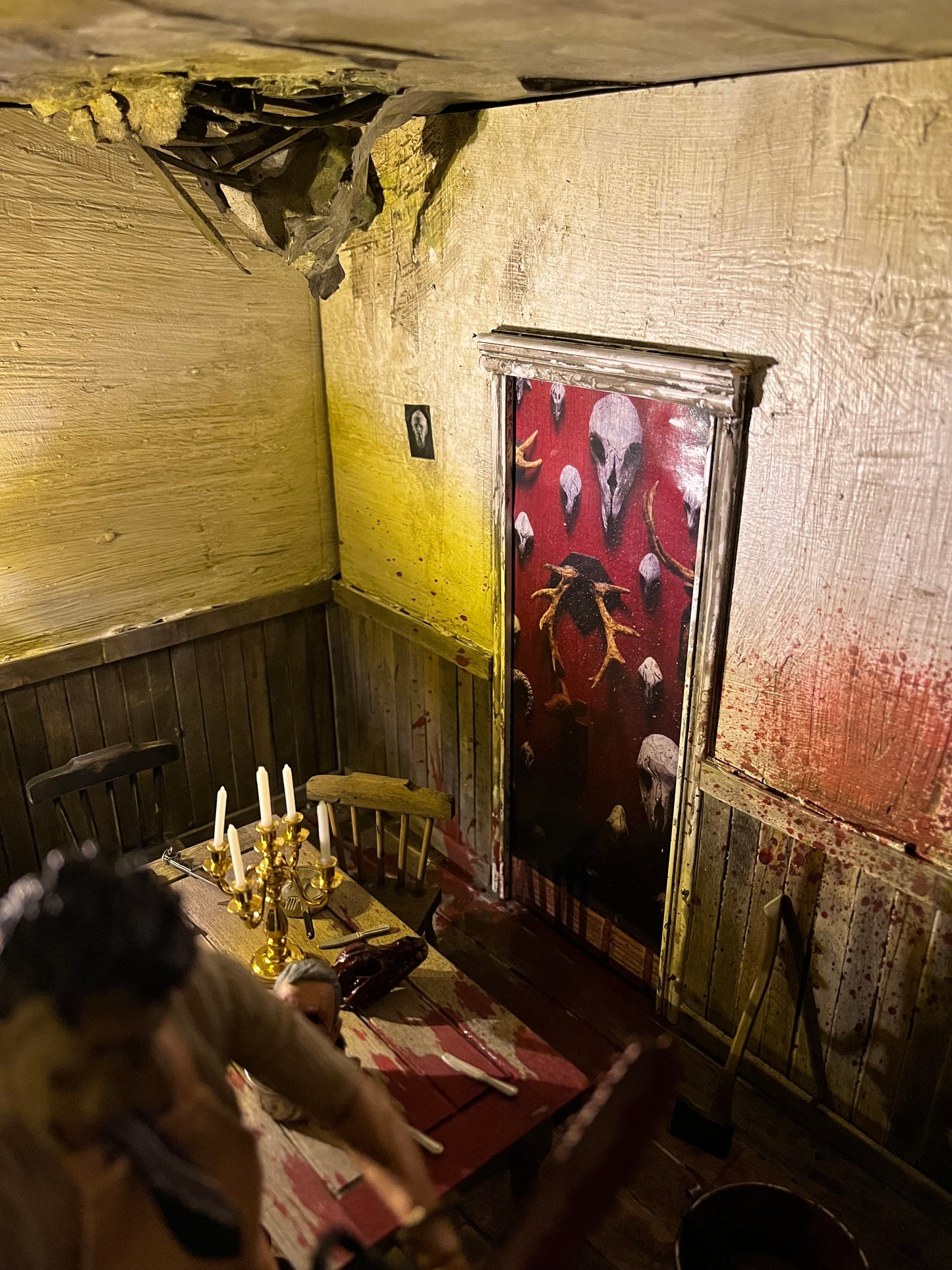 Leatherface: Sawyer Family Dining Room Diorama