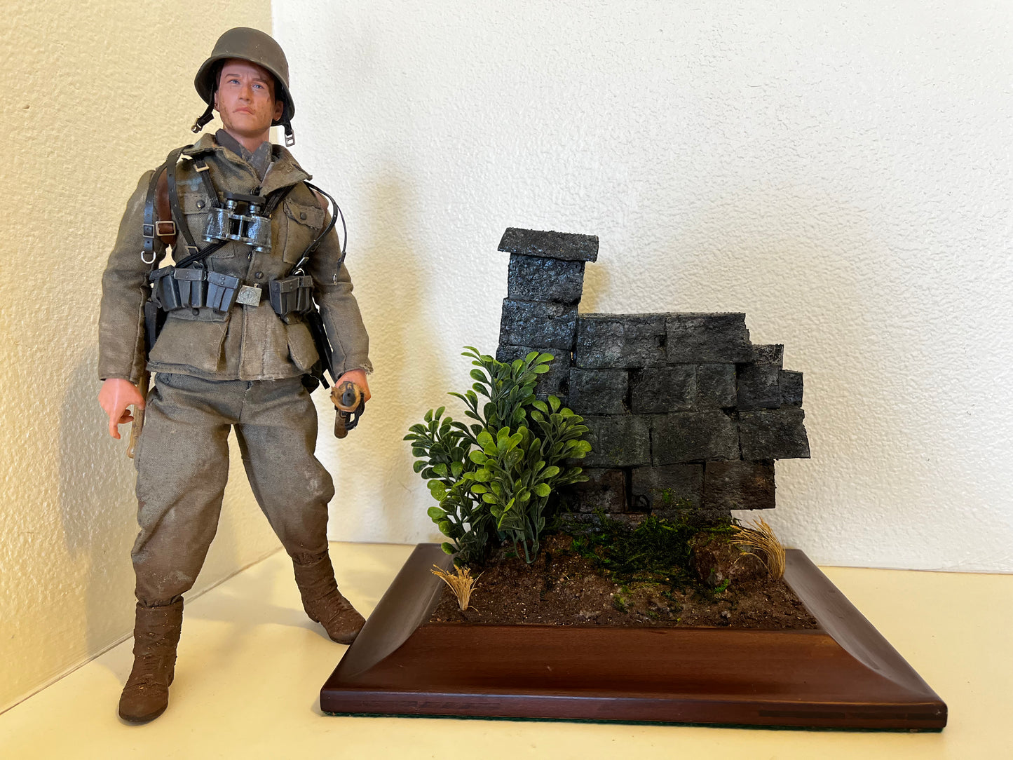 "Wait & Bleed" 1/6 Scale WW2 Wall Display