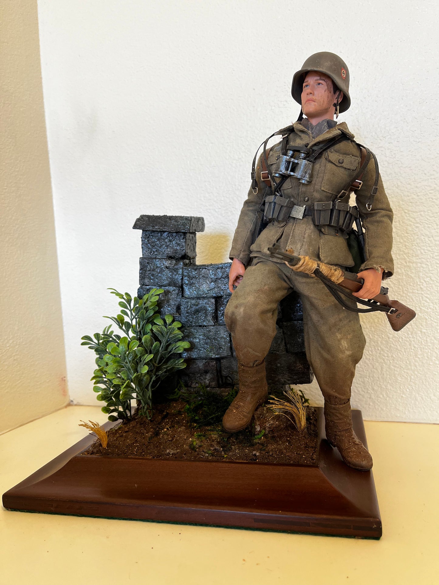 "Wait & Bleed" 1/6 Scale WW2 Wall Display